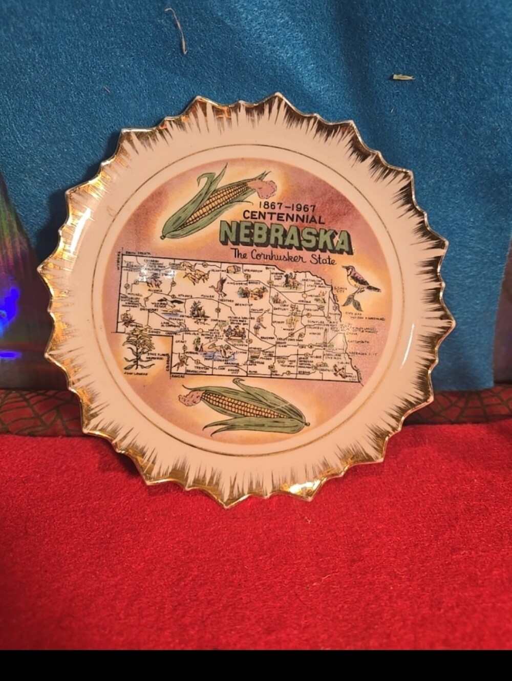 051826 RARÈ NEBRASKA SOUVENIR PLATE WITH GOLD TRIM 5 X 7 HIGH CAN BE HUNG OR PUT